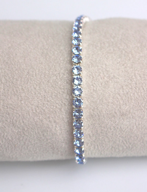 Swarovski® ELEMENTS® Crystal Stretch Armband light sapphire